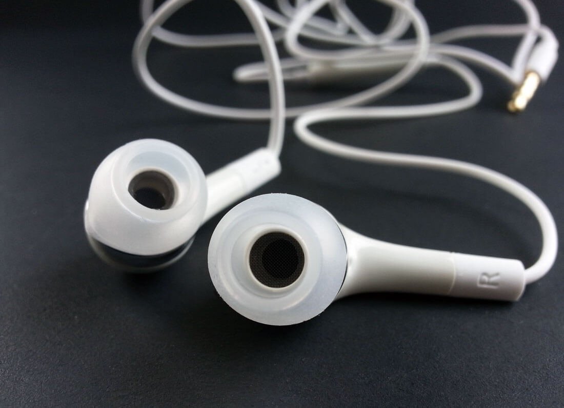 earphones
